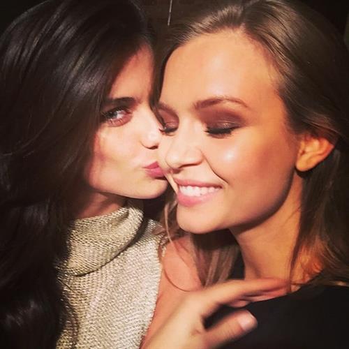 Josephine Skriver taking a selfie