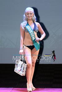 Frida Fornander in a bikini