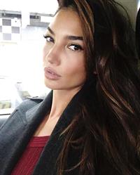 Lily Aldridge taking a selfie