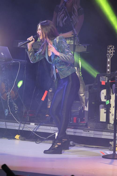Victoria Justice Summer Break Tour at the Gibson Amphitheatre in Universal City - June 21, 2013 