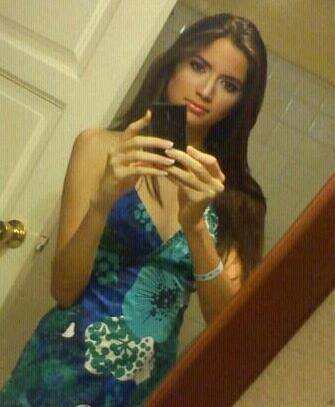 Carmen Muñoz taking a selfie