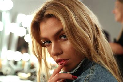 Stella Maxwell