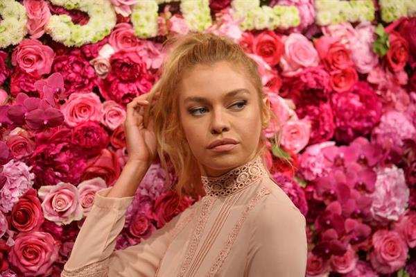 Stella Maxwell