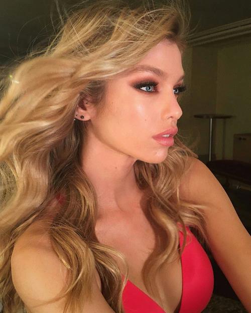 Stella Maxwell