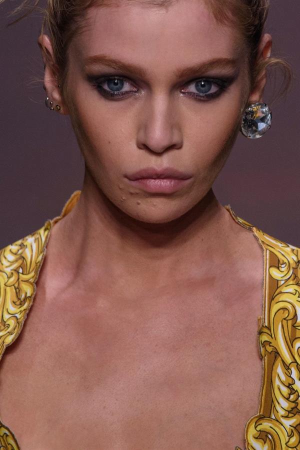 Stella Maxwell