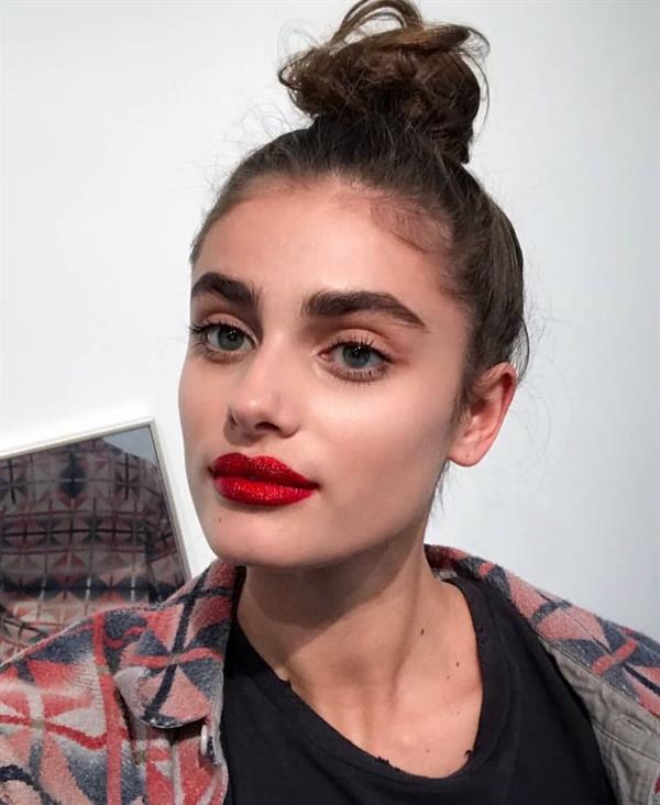 Taylor Marie Hill taking a selfie