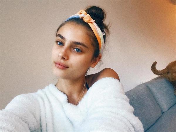 Taylor Marie Hill taking a selfie