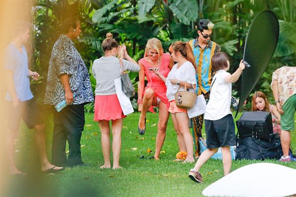 Paris Hilton At a photoshoot in Honolulu, Hawaii (June 1, 2013) 