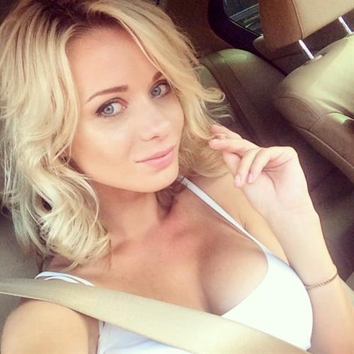 Ekaterina Enokaeva taking a selfie