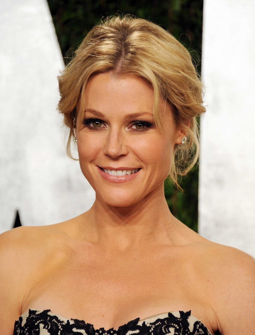 Julie Bowen height