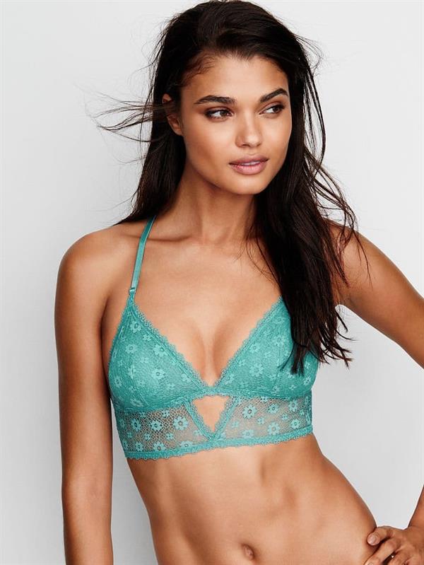 Daniela Braga in lingerie