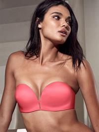 Daniela Braga in lingerie