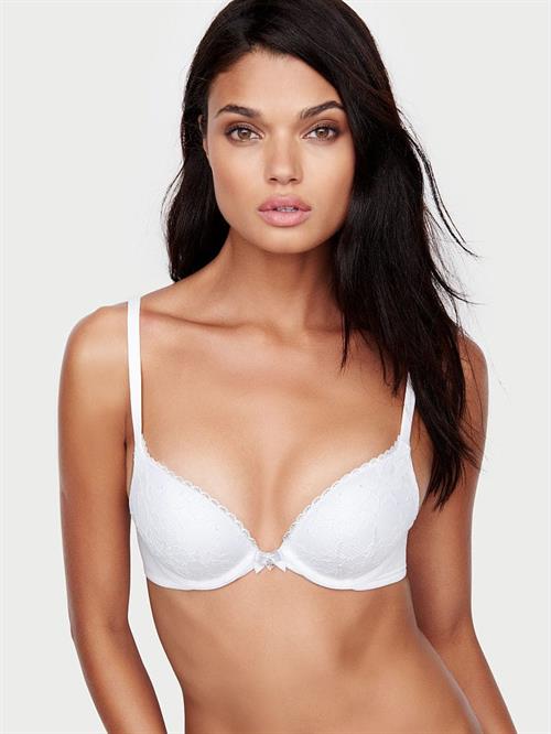 Daniela Braga in lingerie