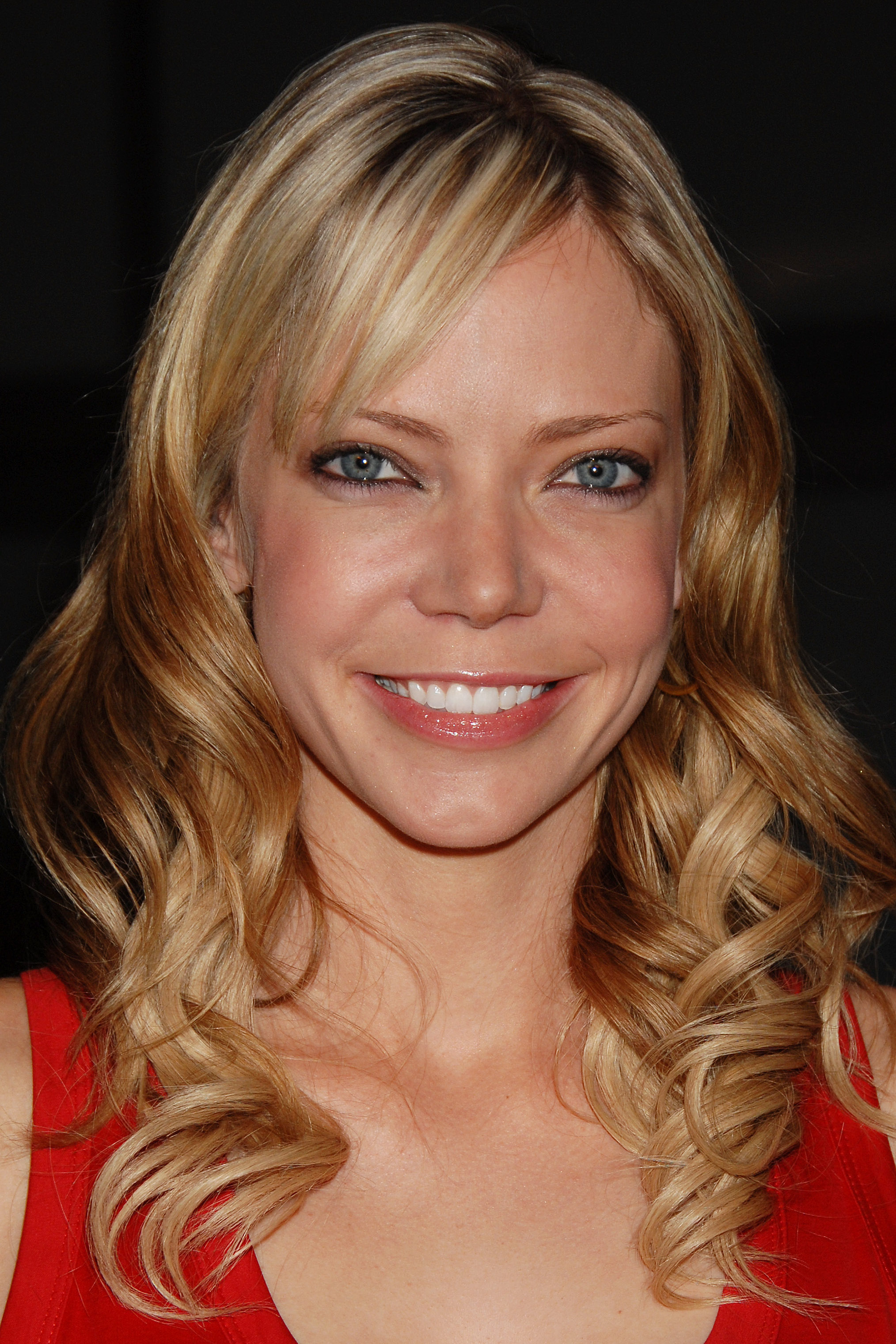 Riki Lindhome Pictures