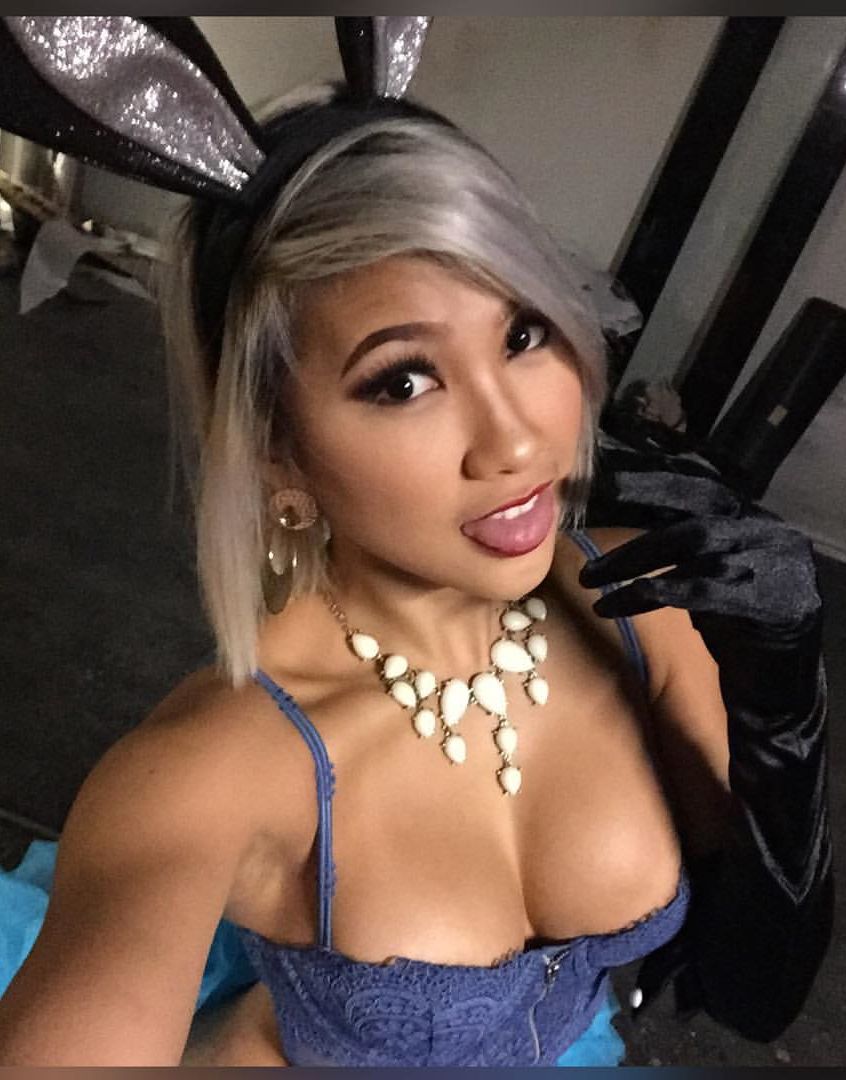 Mhaye Monti in lingerie