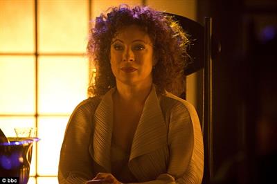 Alex Kingston