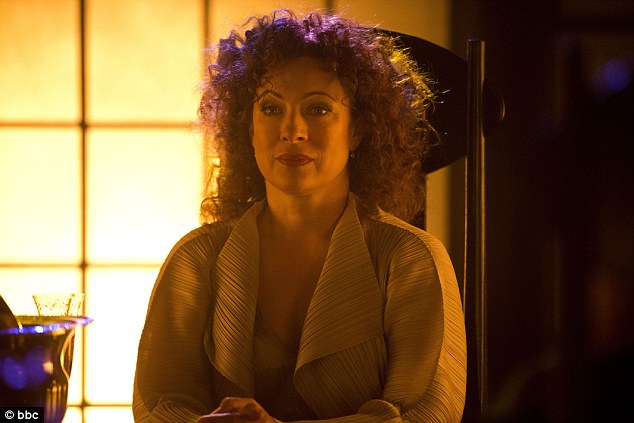 Alex Kingston
