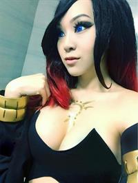 Linda Le taking a selfie