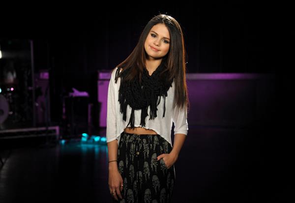 Selena Gomez MTV Movie Awards rehearsals in Burbank 12.04.13 
