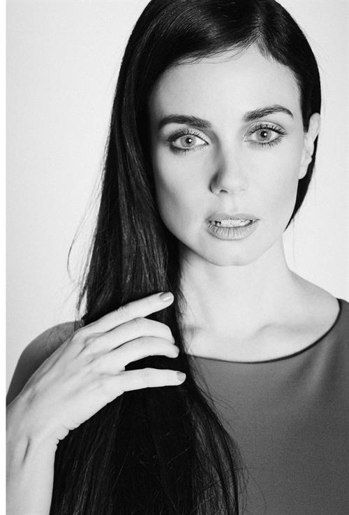 Mia Kirshner