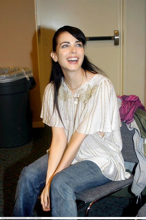 Mia Kirshner