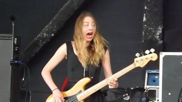 Este Haim