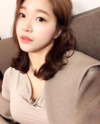 ohttomom Selfie Pictures ohttomom taking a selfie