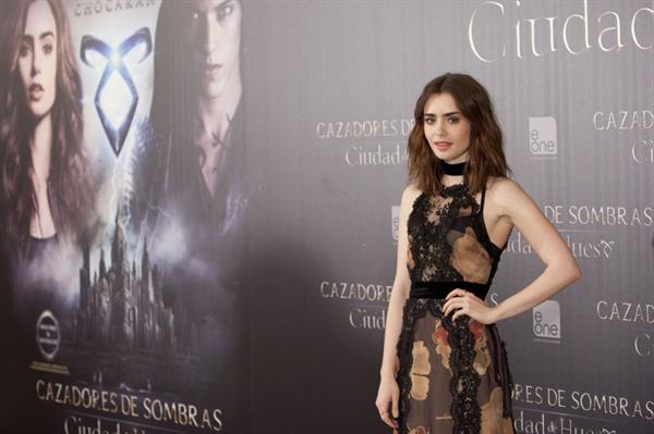 Lily Collins