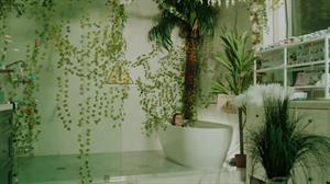 Bella Thorne Pictures Pictures from Bella Thorne's Thorne By Bella shop. November 2018