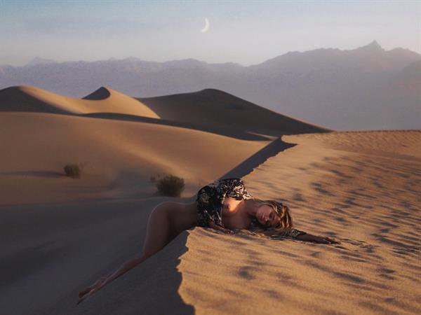 Sara Jean Underwood nude desert picture