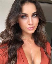 Stephanie Rayner taking a selfie