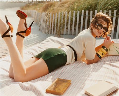 Milla Jovovich - ass