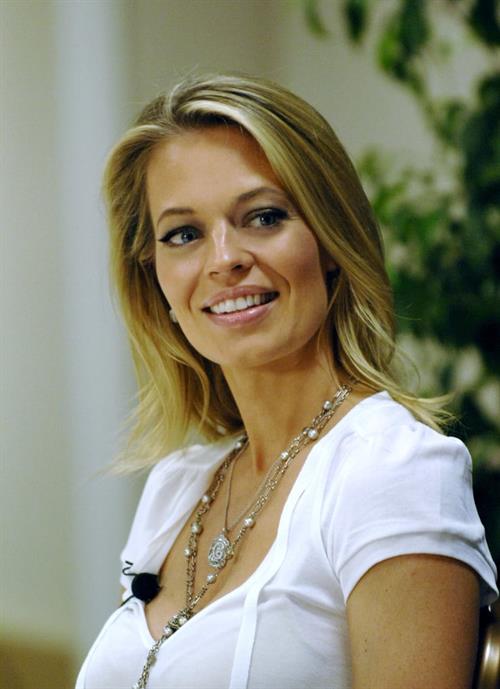 Jeri Ryan
