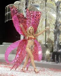 Heidi Klum in lingerie