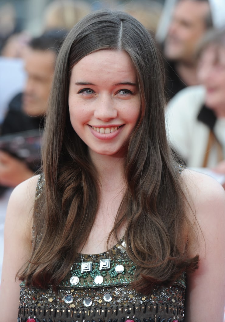 anna-popplewell