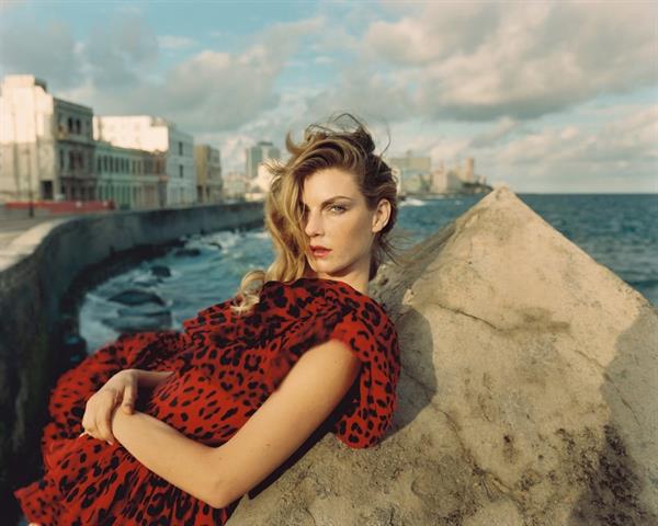 Angela Lindvall