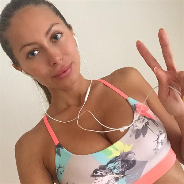 Mirgaeva Galinka taking a selfie