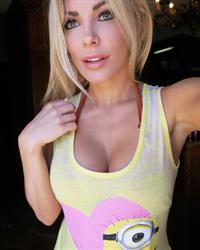 Crystal Harris taking a selfie