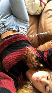 Jehane Paris taking a selfie