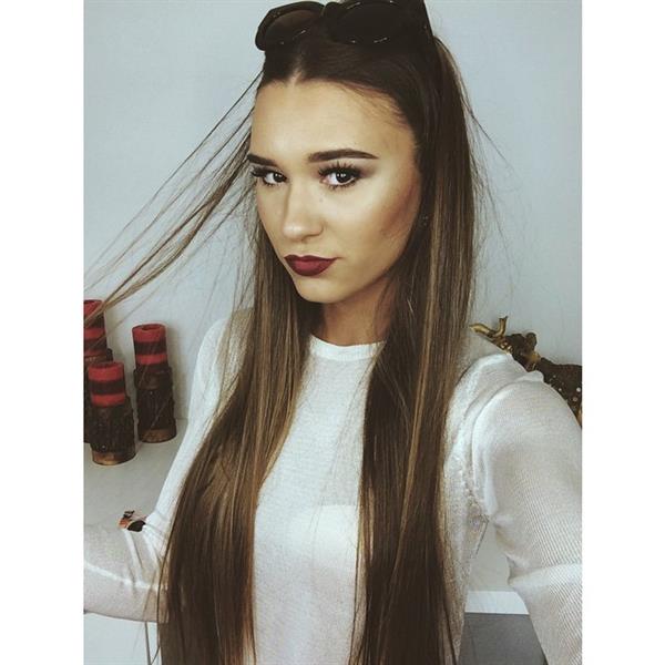 Shani Grimmond taking a selfie