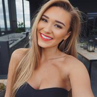 Shani Grimmond taking a selfie