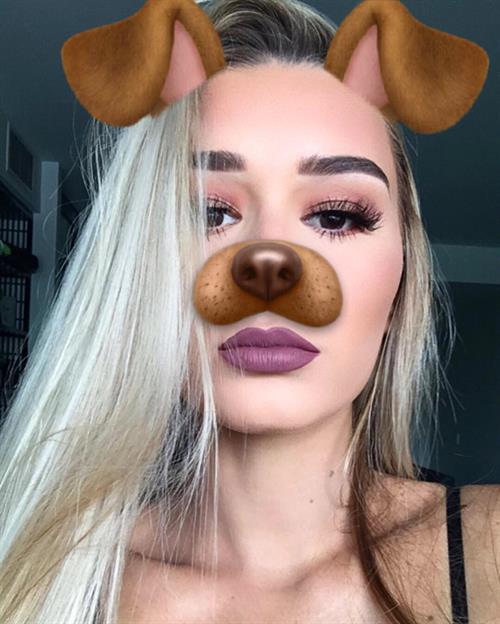 Shani Grimmond taking a selfie