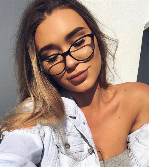 Shani Grimmond taking a selfie
