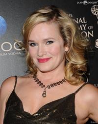 Nicholle Tom