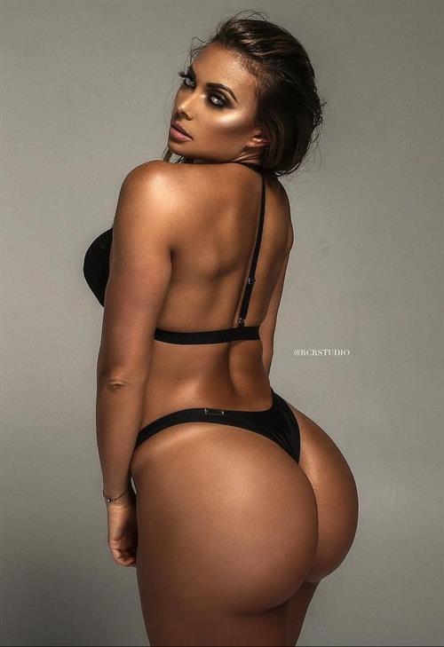 Maria Villalba Bikini Pictures Maria Villalba in a bikini - ass