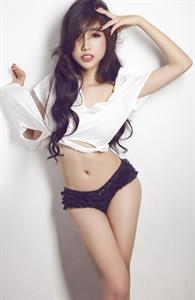 Elly Tran Ha