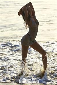 Lais Ribeiro - Sports Illustrated Swimsuit Issue 2019 in Costa Rica
