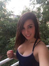 Natalia Toro taking a selfie