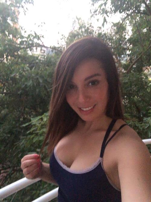 Natalia Toro taking a selfie