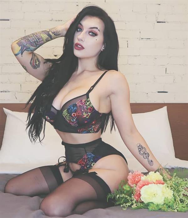 Cubbi Thompson in lingerie